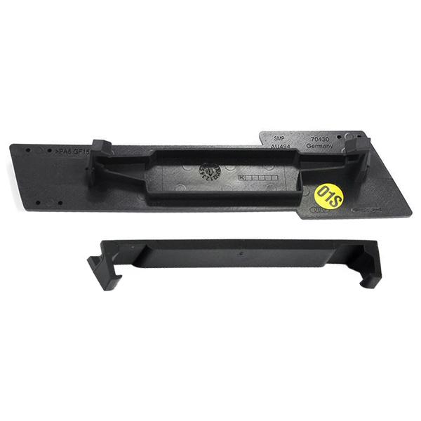 アウディ 本国純正 フロント エンブレム ブラック RS5 F5 マイナーチェンジ前車用 | Audi | 01