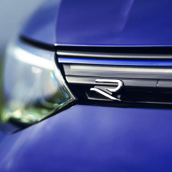 VW純正 Rロゴ フロント エンブレム クロム 5H0853679KFOD フォルクスワーゲン ゴルフ8 CD 2021- | フォルクスワーゲン | 04