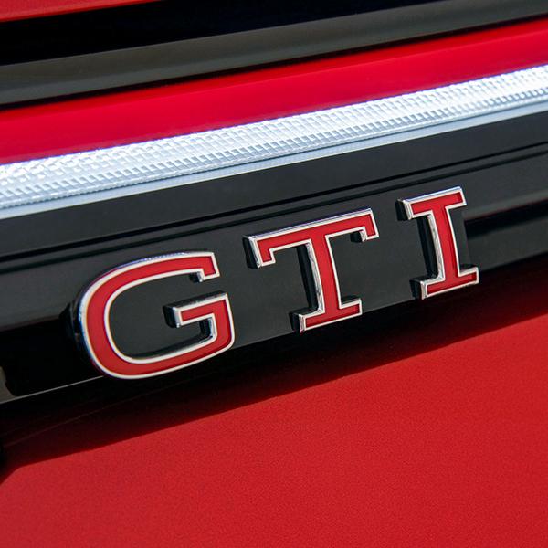 VW純正 GTIロゴ フロント エンブレム 5H0853679MKRR フォルクスワーゲン ゴルフ8 CD 2021- | フォルクスワーゲン | 03