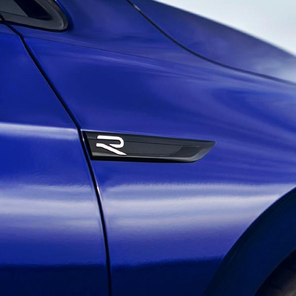 VW純正 Rロゴ サイド エンブレム クロム 5H0853688Q / 5H0853688R フォルクスワーゲン ゴルフ8 CD 2021- | フォルクスワーゲン | 03