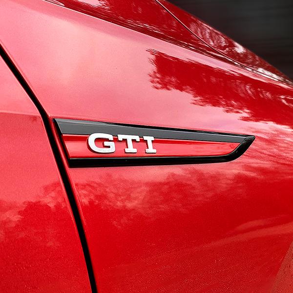 VW純正 GTIロゴ サイド エンブレム 5H0853688 / 5H0853688A フォルクスワーゲン ゴルフ8 CD 2021- | フォルクスワーゲン | 02