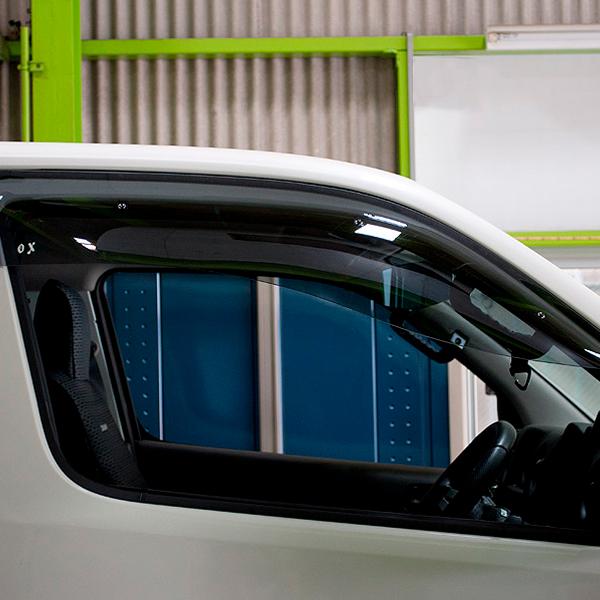 ニッサン キャラバン/NV350キャラバン E26 2021/10- オックスバイザー スポーティーカット フロント用 | 日産 | 06