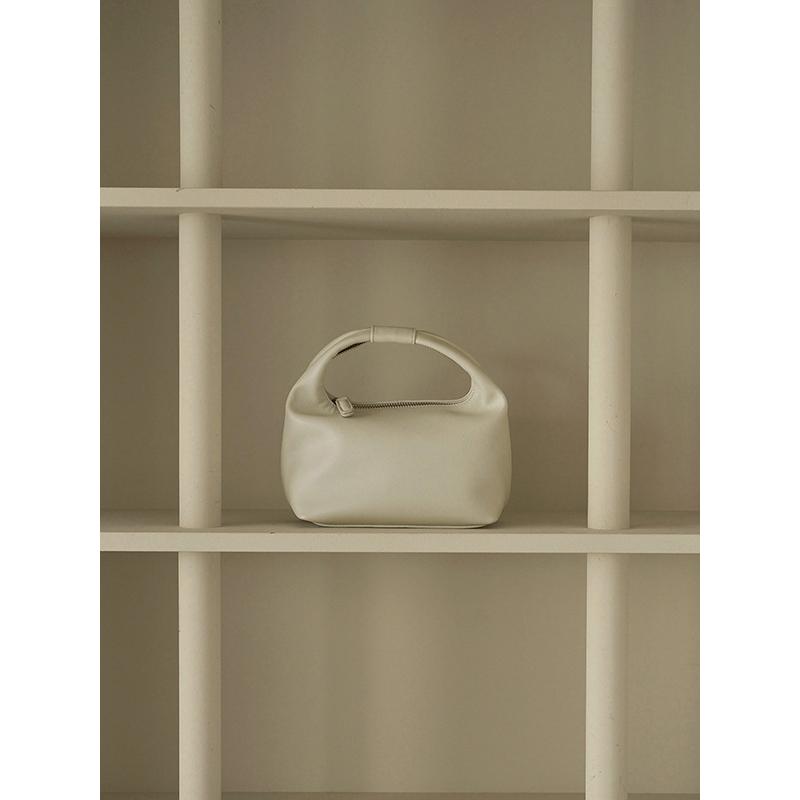 anuke（アンヌーク） 予約商品/anuke Onehandle Leather Bag 62621004