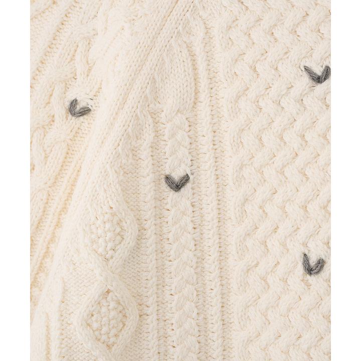 ココディール 新品タグ付 ハート刺繍ケーブルニット 25AW 杢グレー ココディール 新品タグ付 ハート刺繍ケーブルニット 25AW 杢グレー