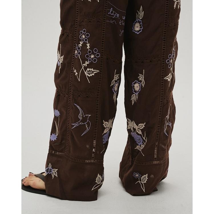 パンツ TODAYFUL Embroidery Patchwork Trousers TODAYFUL（トゥデイフル）の「Embroidery Patchwork Trousers