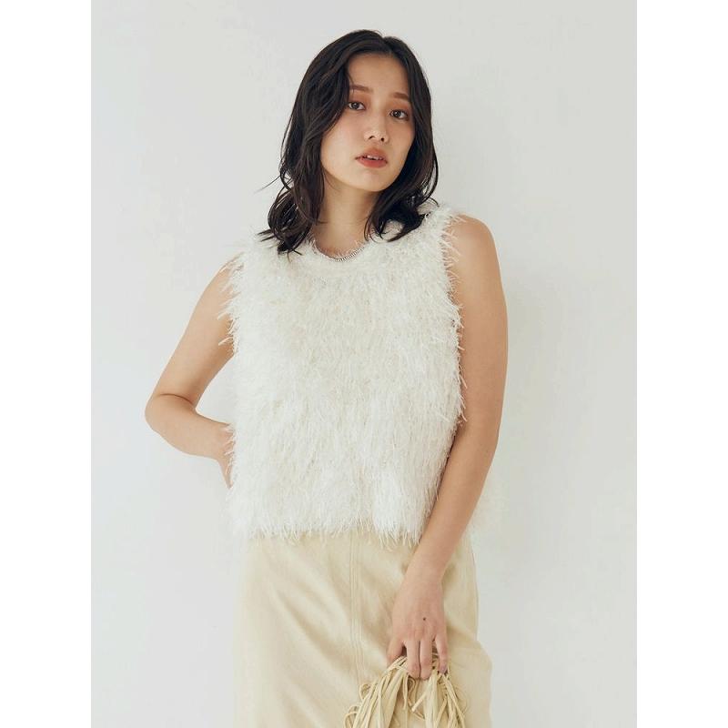 Ungrid かぎ編みファーフラワベスト LOOKBOOK] 4 Coordinates Using Hand-Knitted Fur Vests | Fall/Winter
