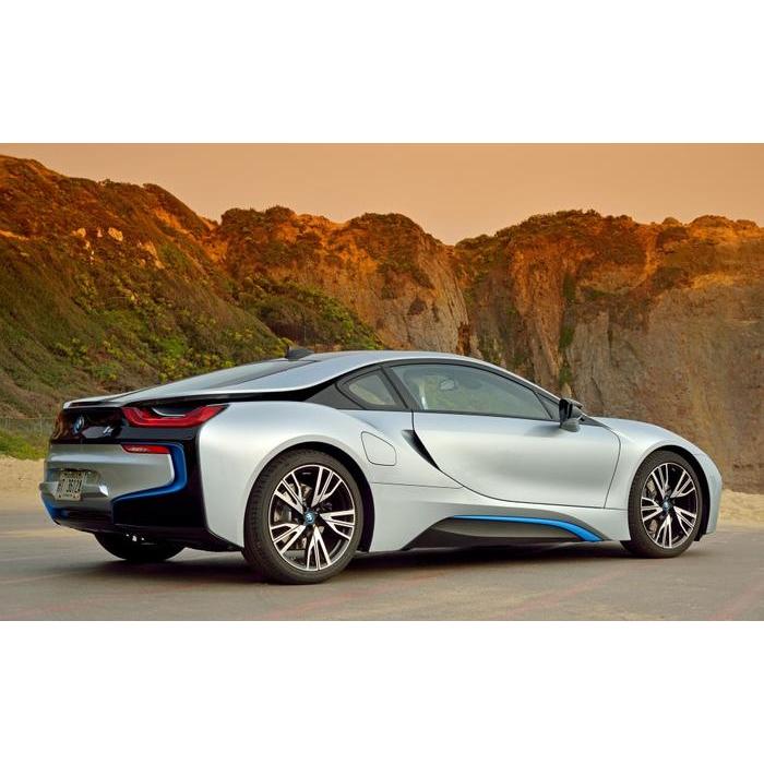 絵画風 壁紙ポスター (はがせるシール式) BMW i8 I12 2015年