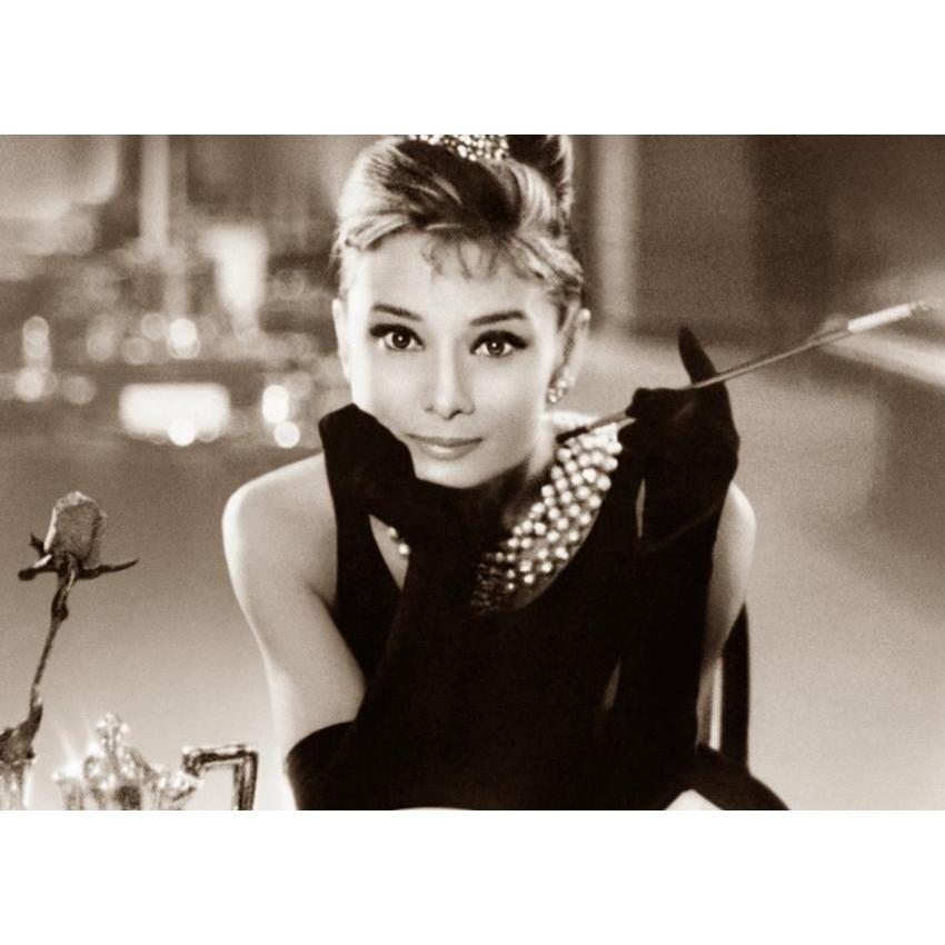 オードリヘップバーンのティファニーで朝食をの写真ポスターです。 Amazon.co.jp: ポスター オードリー・ヘプバーン AUDREY HEPBURN