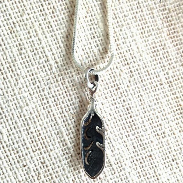 小さめ フェザー ムーンストーン シルバー ネックレストップ 天然石