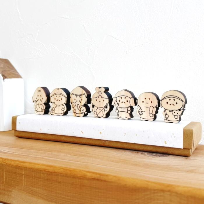 【国産紀州熊野ひのき】ちょこっと七福神　　正月 飾り 木製 置物 可愛 縁起 インテリア プレゼント ギフト 恵比寿 大黒天 毘沙門天 弁財天 福禄寿 寿老人 布袋 | 