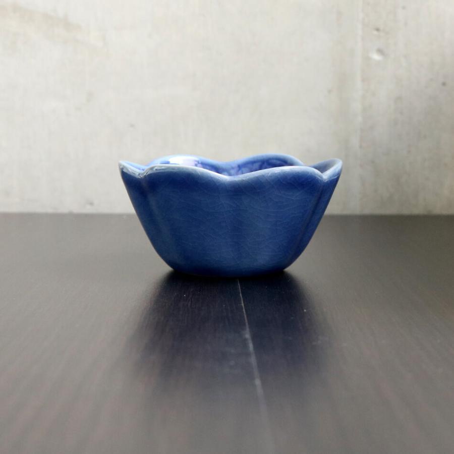 小鉢 花柄のお皿 タイ セラドン焼 セラドン焼き タイ王国 焼き物