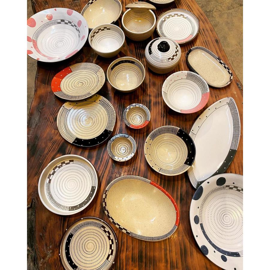 飛びかんな小石原焼 大皿 34cm皿立て付き 小石原焼 蔵人窯 皿22cm 飛び