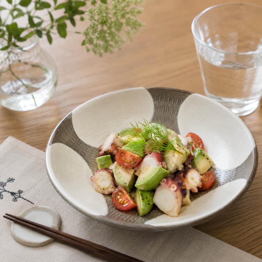 小石原焼 翁明窯元 飛び鉋（とびかんな） 白丸紋 浅鉢 和食器 かわいい