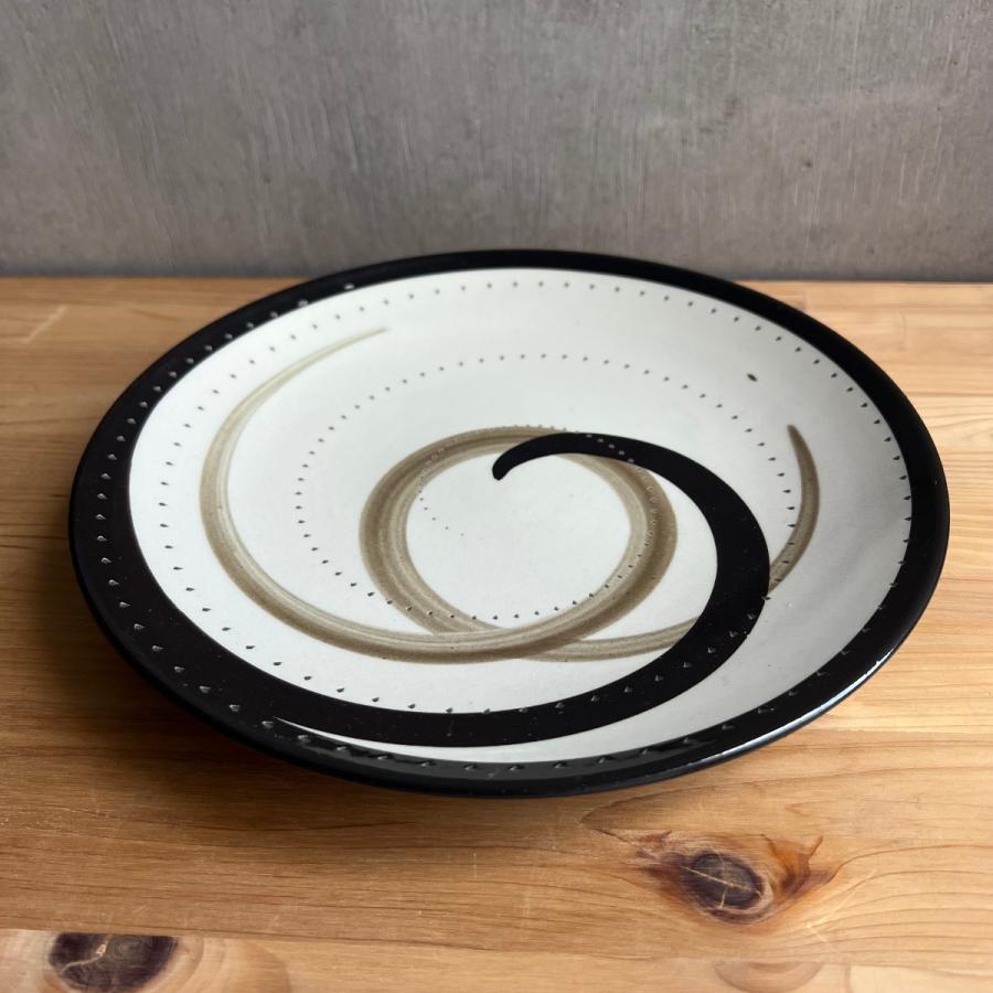 小石原焼 鶴見窯 7.5寸皿 (22.5cm) 白黒 渦模様 | パスタ皿 カレー皿