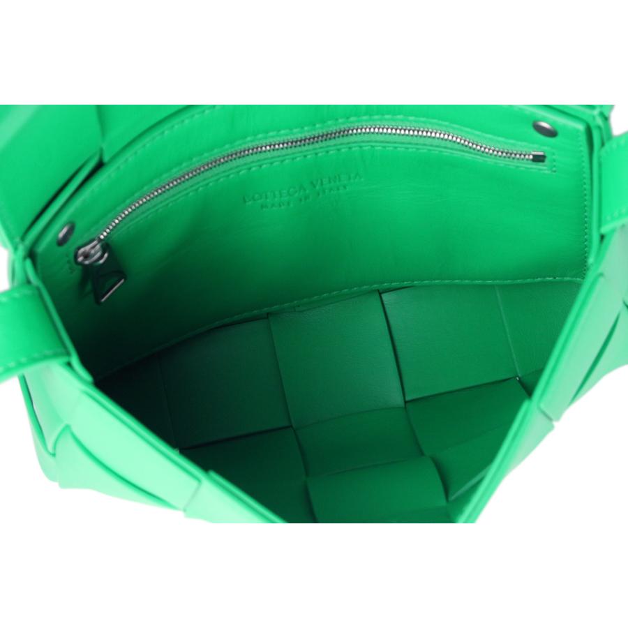 CASSETTE（BOTTEGA VENETA） 〔美品 - 大変綺麗〕BOTTEGA VENETA