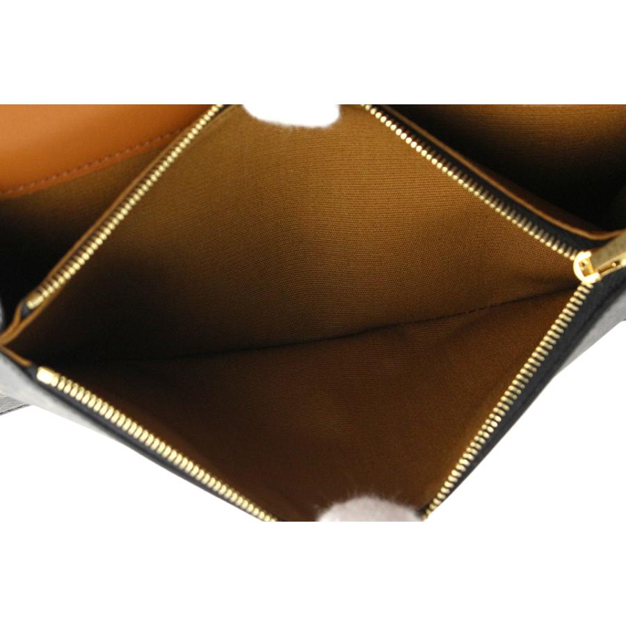 TRIOMPHE 〔新品同様品 - ほぼ新品〕セリーヌ/CELINE トリオンフ