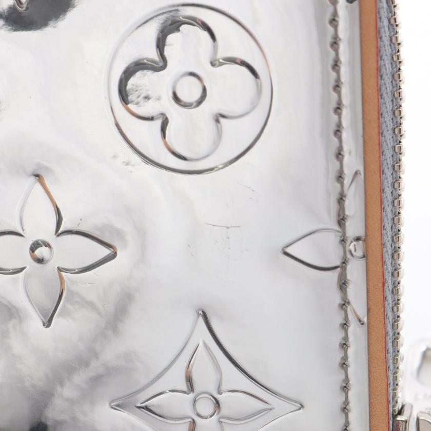 LOUIS VUITTON ルイヴィトン ジッピーウォレット ヴェルティカル