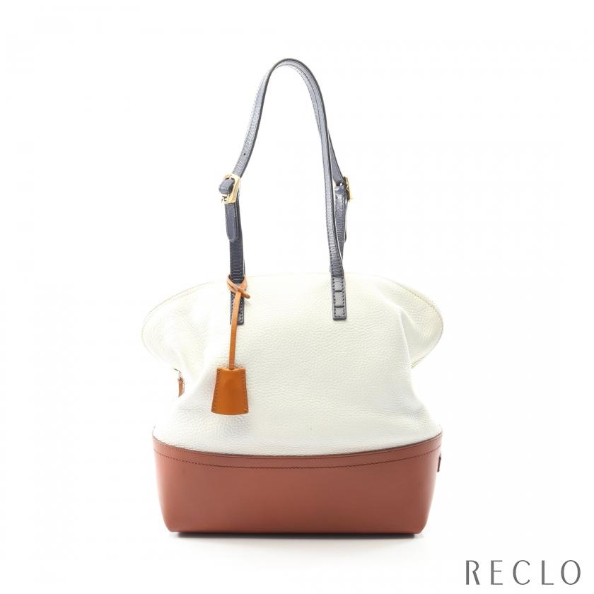 FENDI（フェンディ） ペカン ショルダーバッグ レザー ホワイト