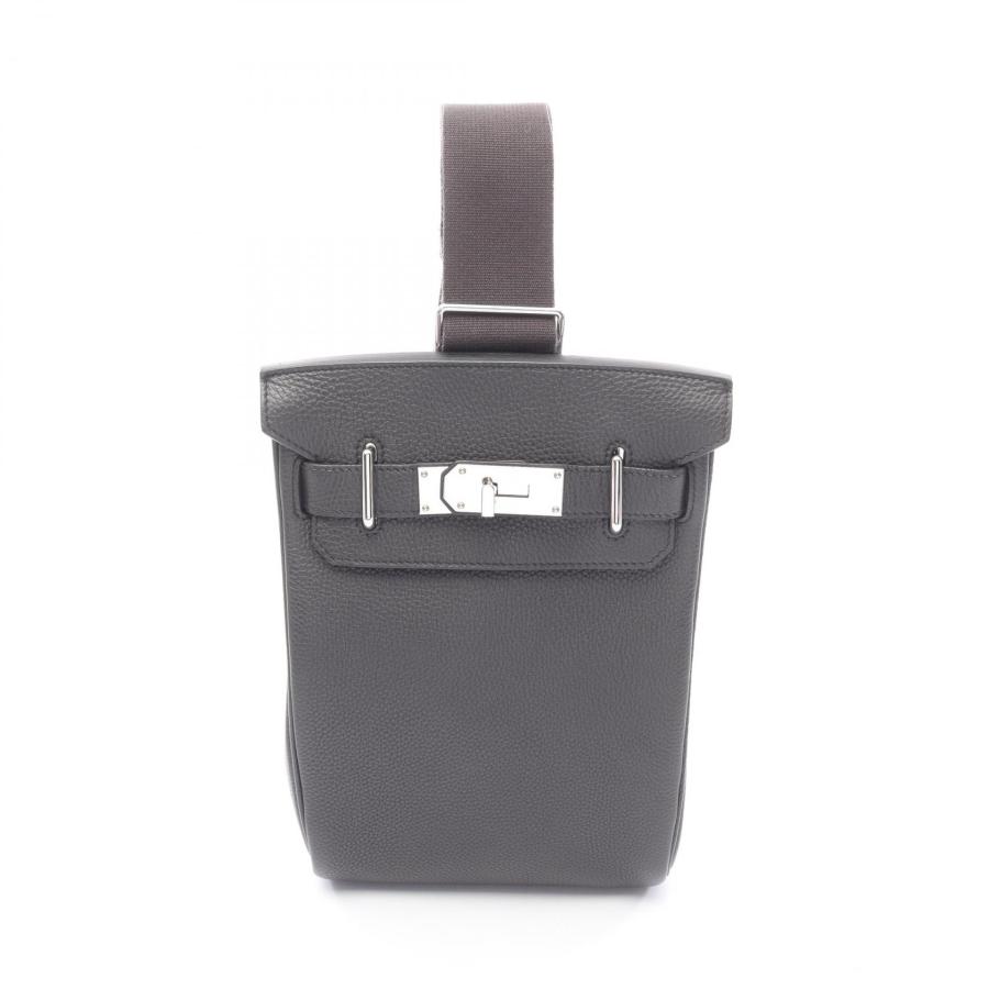 HERMES エルメス ショルダーバッグ アッカドPM クロスボディバッグ 肩掛け 斜め掛け W刻印 レザー    グレー シルバー金具 レディース 美品 2024年【中古品】 HERMES - HERMES エルメス ショルダーバッグ アッカドPM クロスボディ