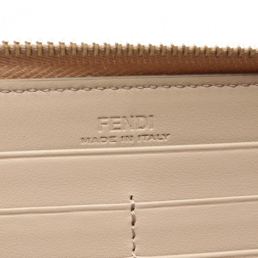 FENDI マルチスタッズ レザー ラウンドファスナー 長財布
