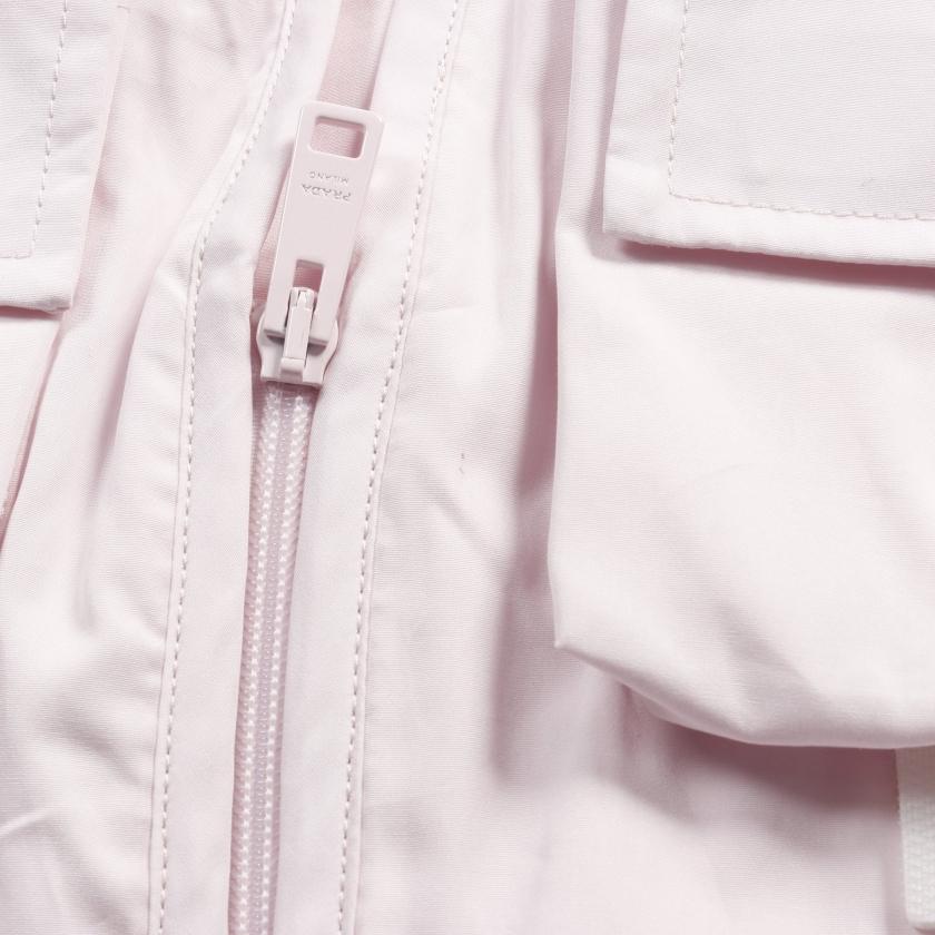 プラダ PRADA ベスト SGC499 ピンク ユーティリティ ベスト ピンク プラダ PRADA トライアングルロゴ付き ユーティリティポケット