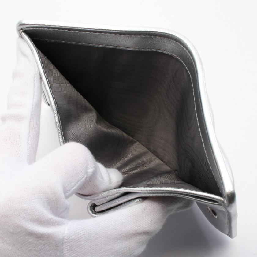 miu ミュウミュウ MATELASSE マテラッセ 二つ折り財布 レザー シルバー