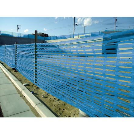 緑十字 バリアフェンス 青 バリアフェンス-1050BL 1000mm幅×50m 重量5kg HDPE 日本緑十字社 安全用品 安全用品 工事用フェンス 代引不可_1