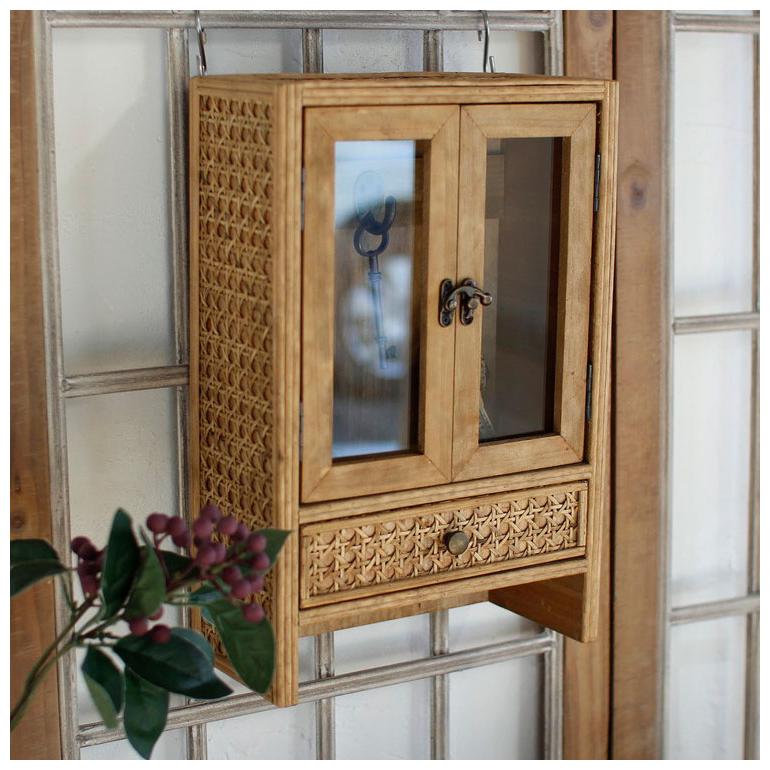 ラタン ガラス扉付き ミニキャビネット フック 引出し 両開き 扉収納