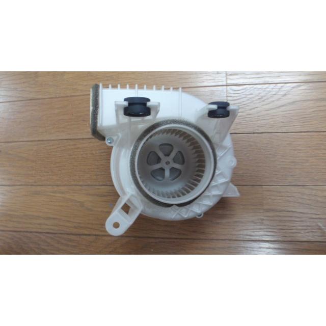 トヨタ プリウス ZVW30 電動ファン ハイブリットバッテリー用 