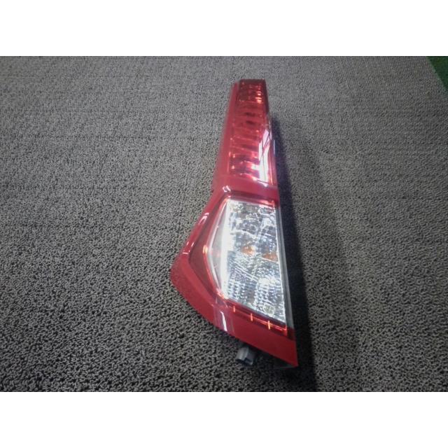 ルーミー DBA-M900A 左テールランプ S28 81560-B1340 : ファースト