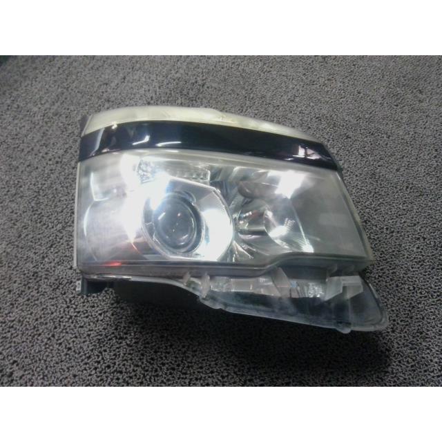 ヴォクシー DBA-ZRR70G 右ヘッドライト ヘッドランプ 202 81145-28E80 