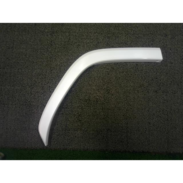 ランドクルーザー 3BA-VJA300W 右リアオーバーフェンダー 090 75605