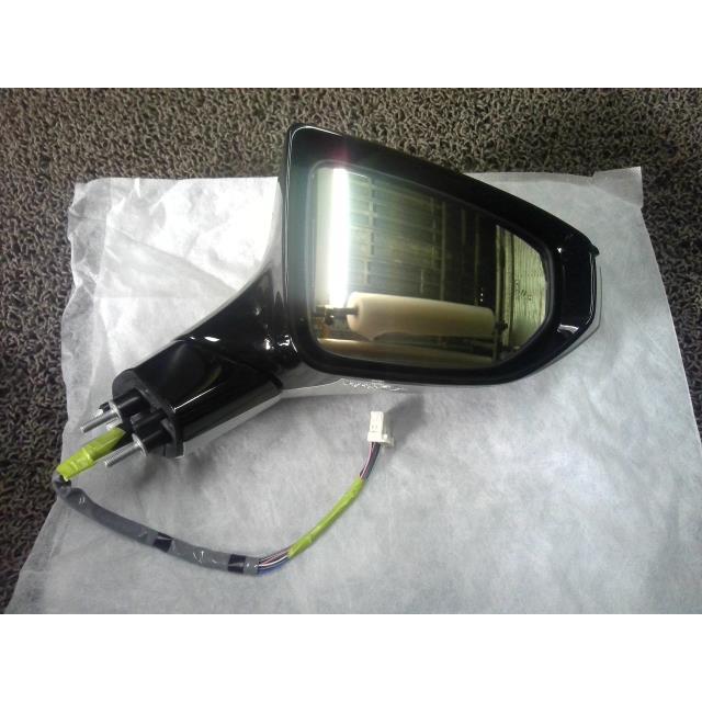 レクサスUX250h右ドアミラーassy