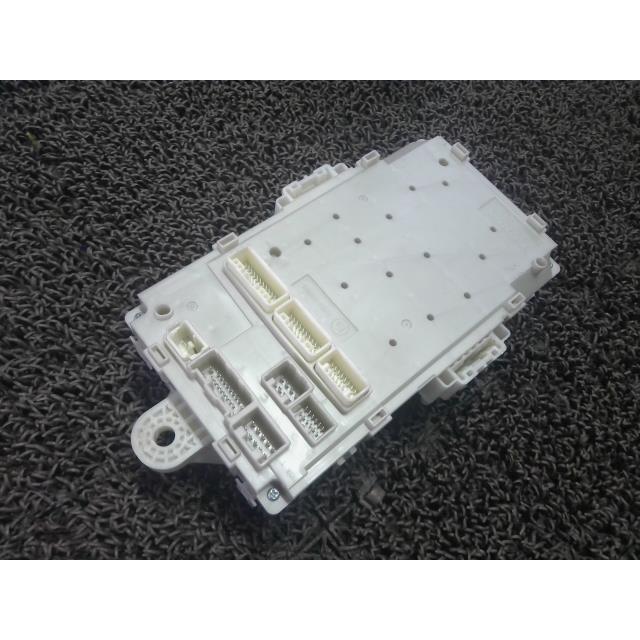 グレイス（Honda） グレイス DAA-GM4 ヒューズボックス NH883P