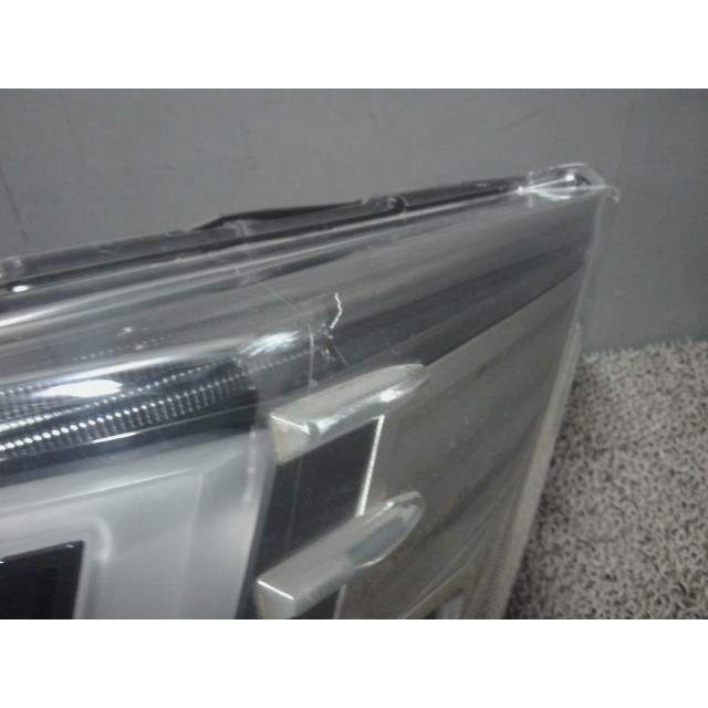 ステップワゴン 6AA-RP5 左ヘッドライト ヘッドランプ NH883P 33150