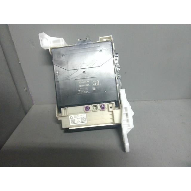 カローラスポーツ 6AA-ZWE219H ヒューズボックス 089 82730-12Z20