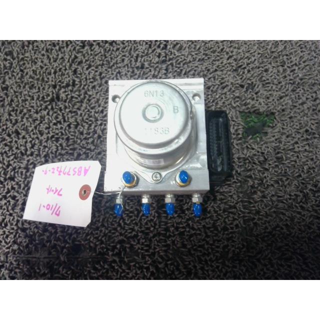 フィット DBA-GK3 ABSアクチュエーター B593M 57110-T5A-J74