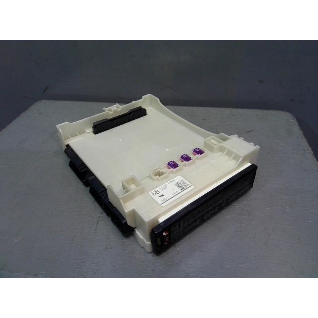 カローラスポーツ 6AA-ZWE211H ヒューズボックス 6X1 82730-12N90