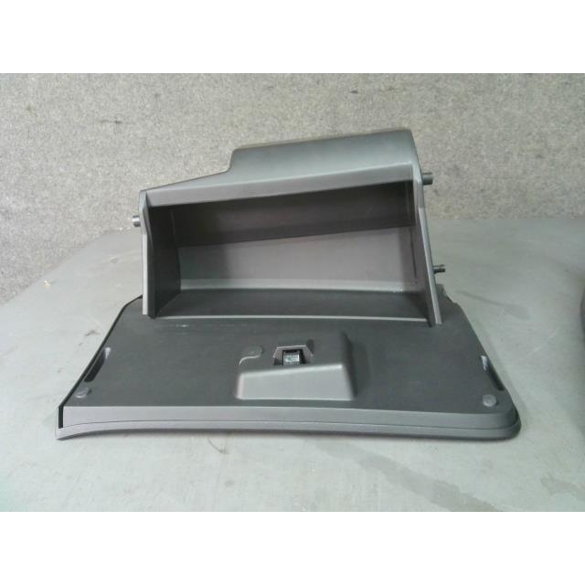 セレナ 5BA-C27 グローブBOX QM1 68500-5TA0A : ファーストパーツ1号店