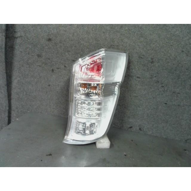 ステップワゴン DBA-RK5 右テールランプ NH624P 33500-SZW-J01