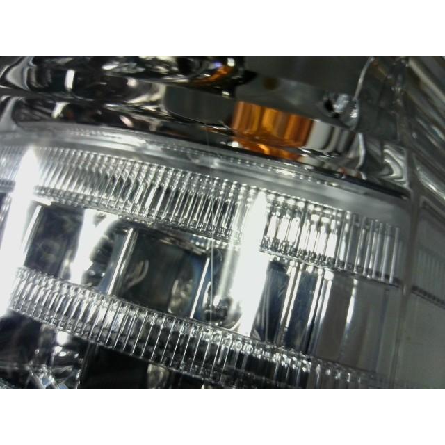 ステップワゴン DBA-RK5 右テールランプ NH624P 33500-SZW-J01