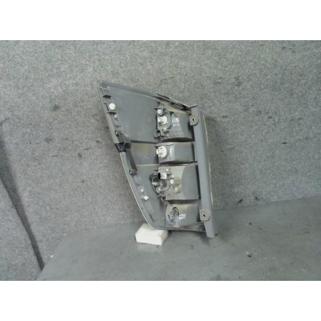 ステップワゴン DBA-RK5 右テールランプ NH624P 33500-SZW-J01