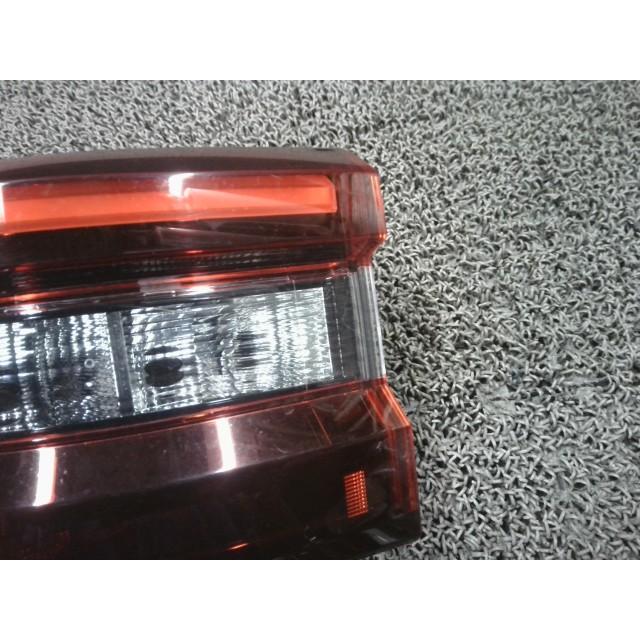 ライズ 5AA-A202A 左テールランプ 81561-B1170 : ファーストパーツ1号 