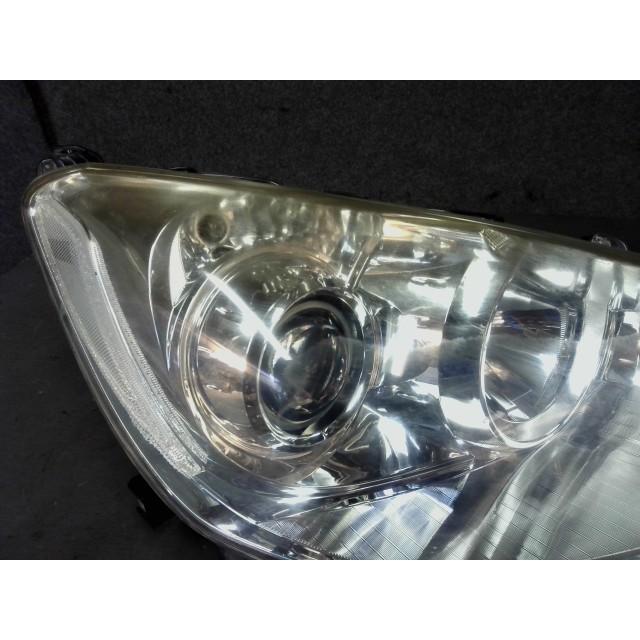 アクア DAA-NHP10 右ヘッドライト ヘッドランプ 8T7 81110-52E60 