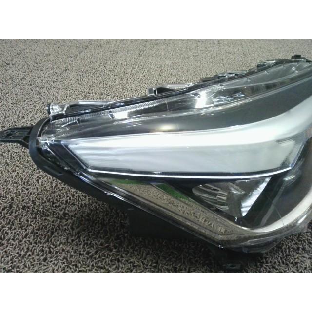 トヨタ　ライズ　A201系 商品名：右ヘッドランプユニット81110-B1700 ライズ 5BA-A201A 右ヘッドライト ヘッドランプ 81110-B1710