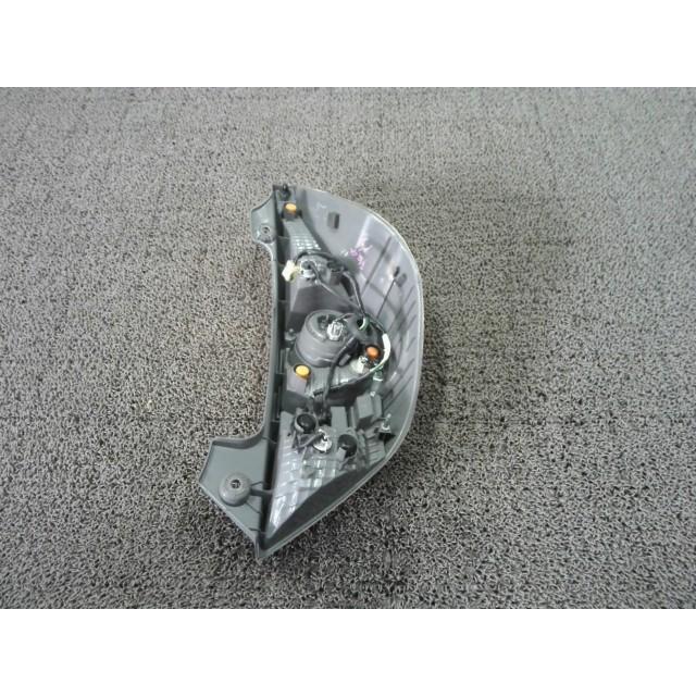 アクア - DAA-NHP10 左尻っ方照明ランプ 1F7 81560-52693
