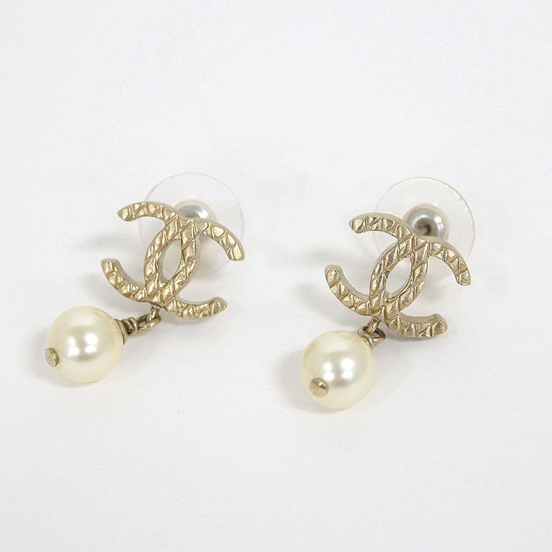 CHANEL】シャネル デザイン・ピアス ココマーク×マトラッセ GP