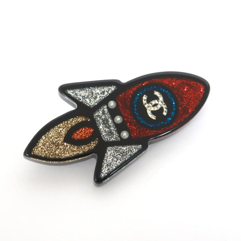 【CHANEL】　シャネル　ブローチ　ロケット CHANEL ブローチ ロケット 【公式通販】
