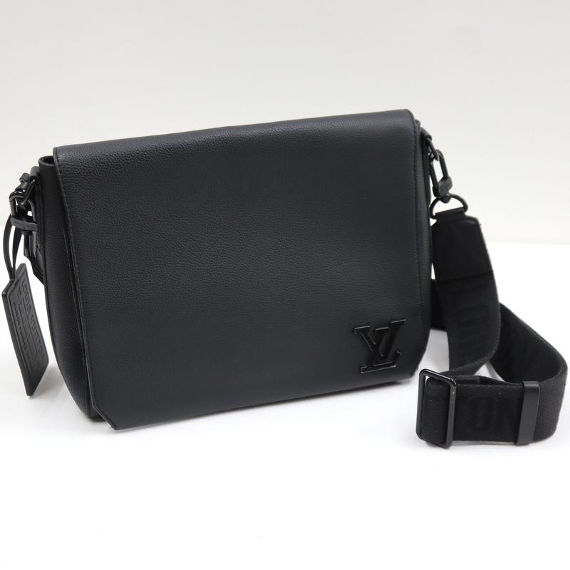 新品同様　ルイヴィトン　テイクオフ　メッセンジャー　メンズ LOUIS VUITTON】ルイヴィトン テイクオフメッセンジャー ショルダー