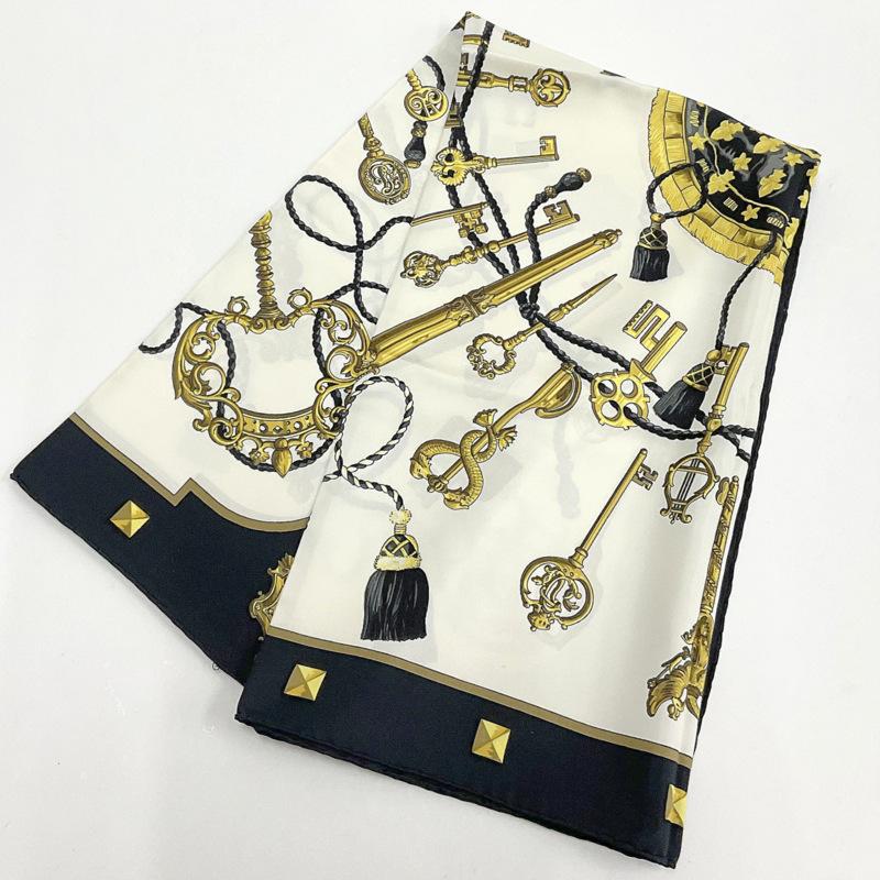 HERMES】エルメス カレ90 大判スカーフ LES CLES 鍵柄 ホワイト  